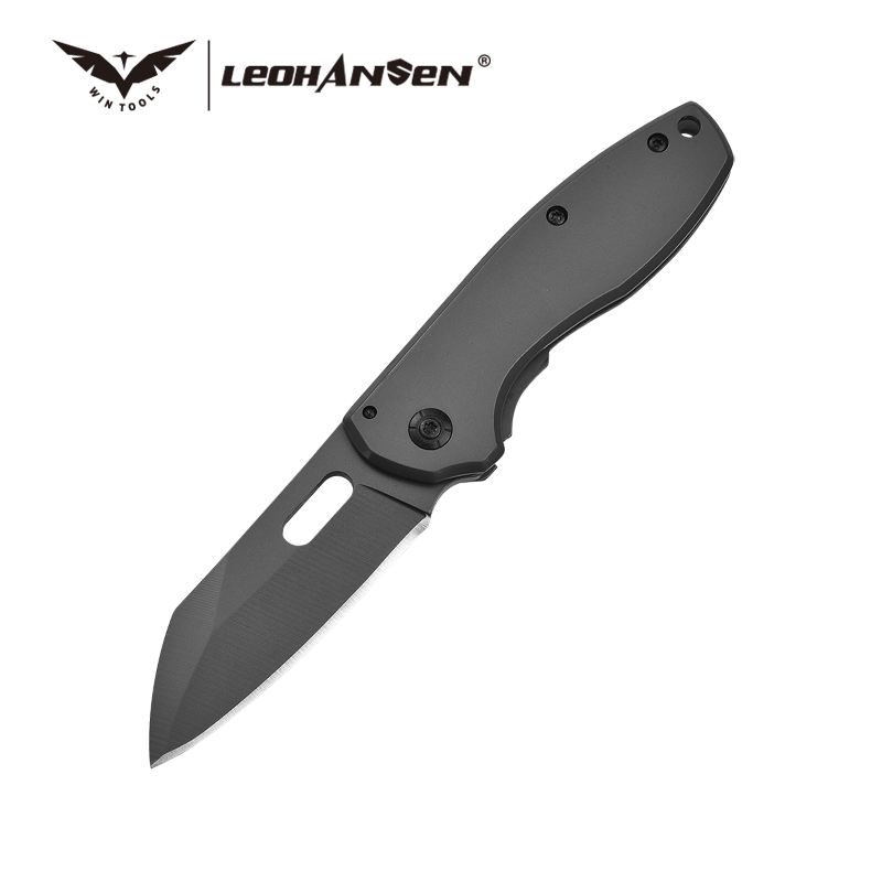 Comparison of fixed and folding knives